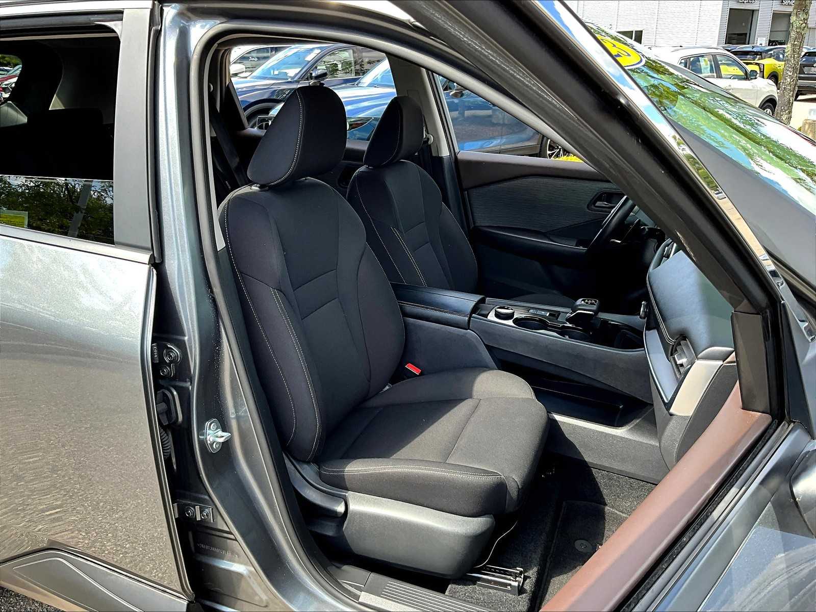 2023 Nissan Rogue S - Photo 11