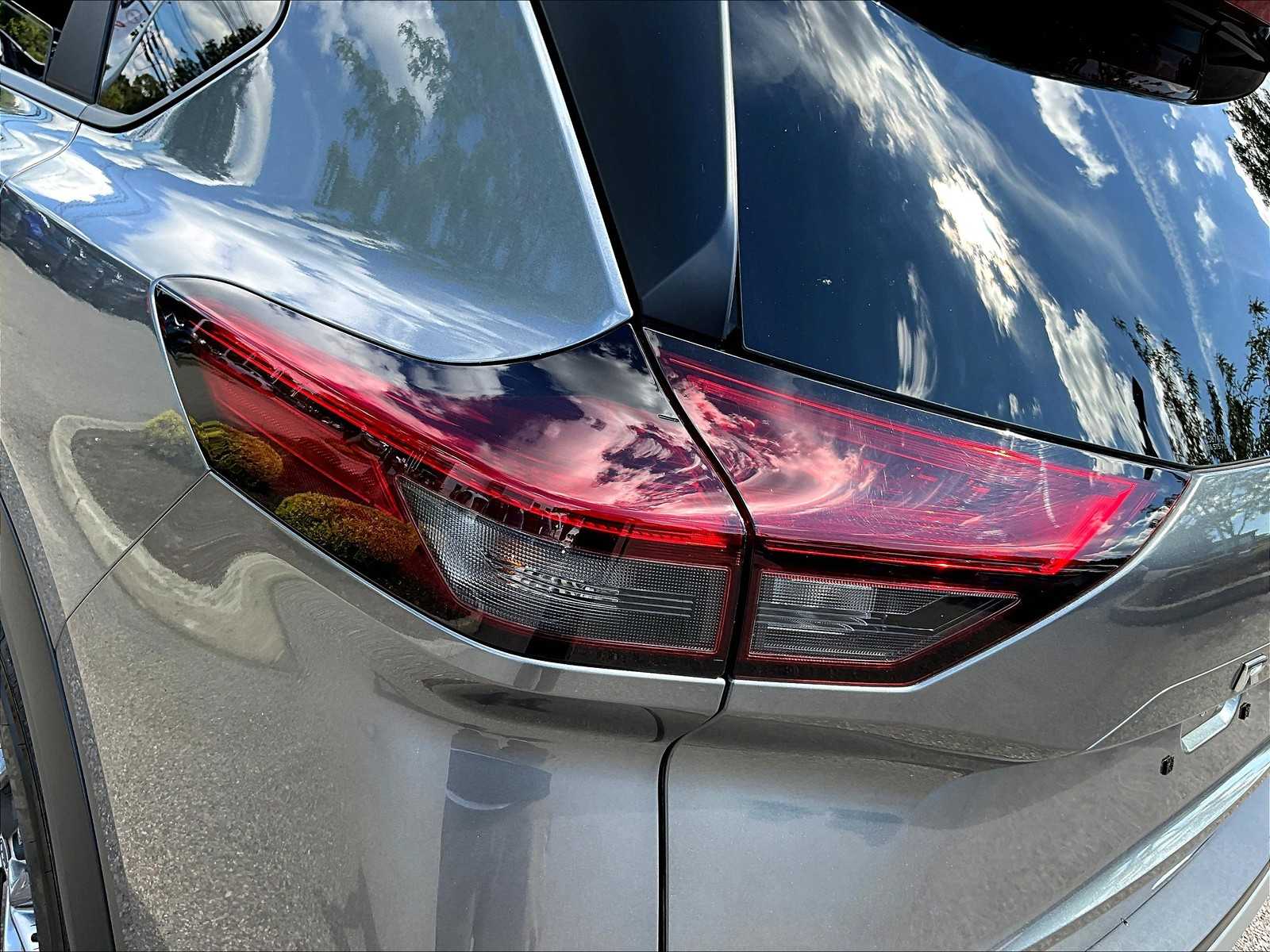2023 Nissan Rogue S - Photo 32