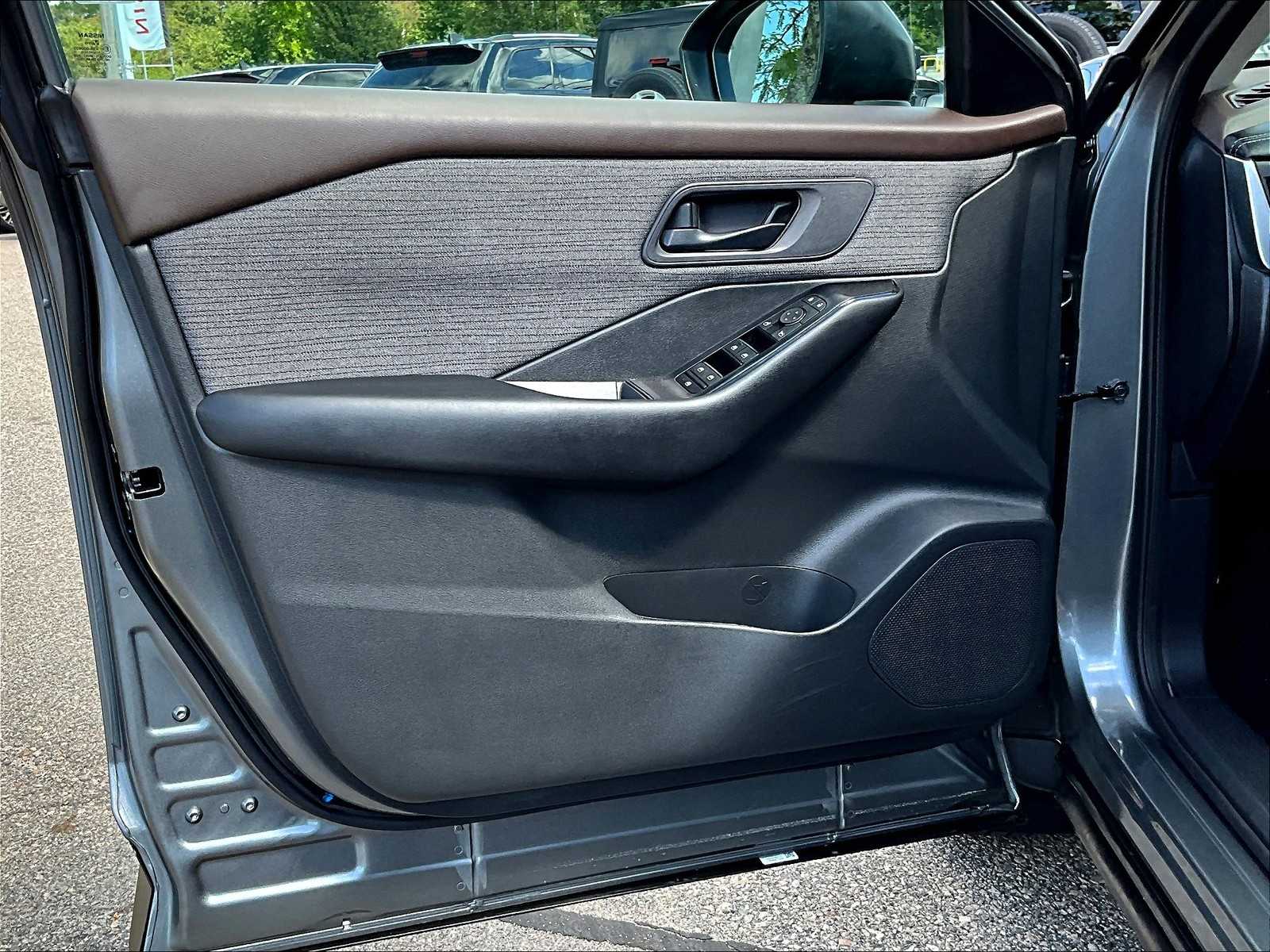 2023 Nissan Rogue S - Photo 9