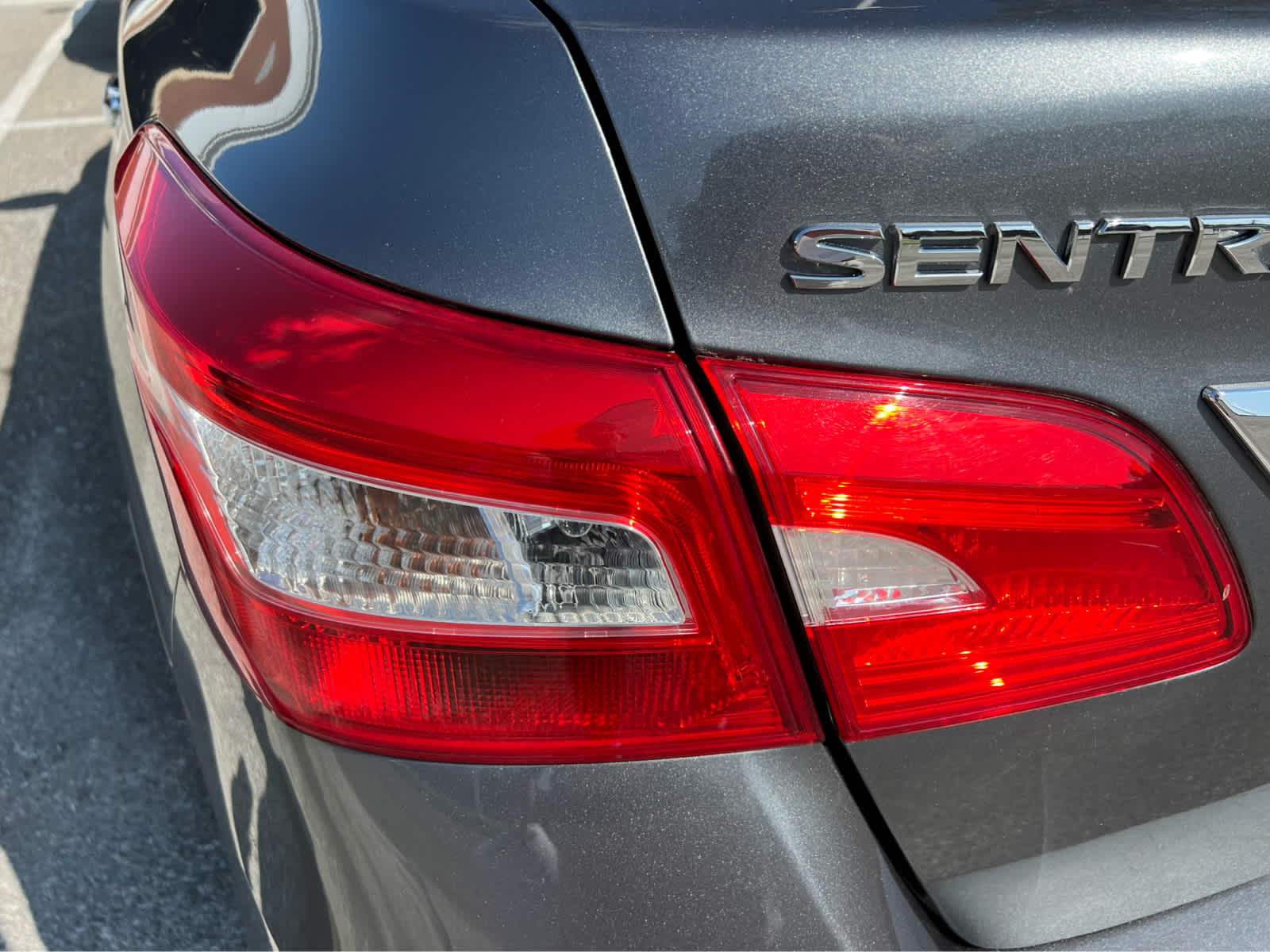 2018 Nissan Sentra SV - Photo 7