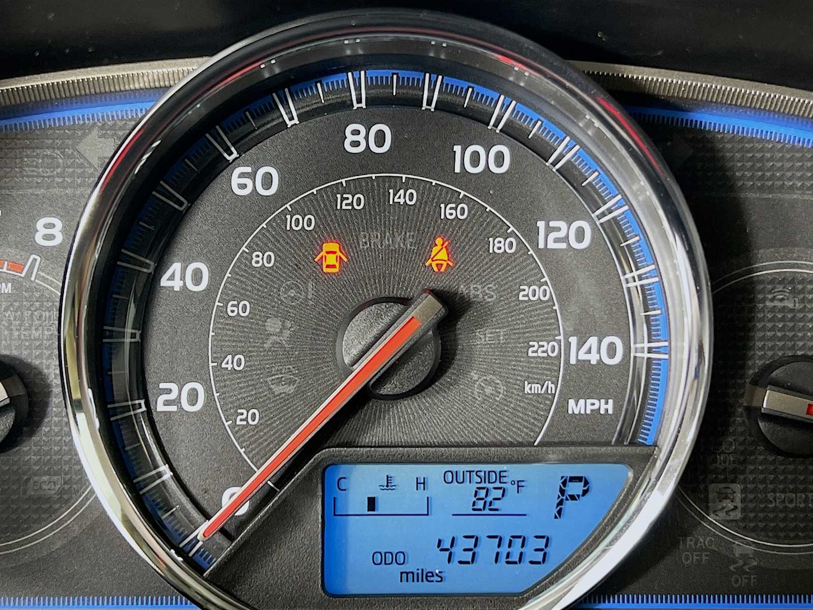 2015 Toyota RAV4 Limited - Photo 12