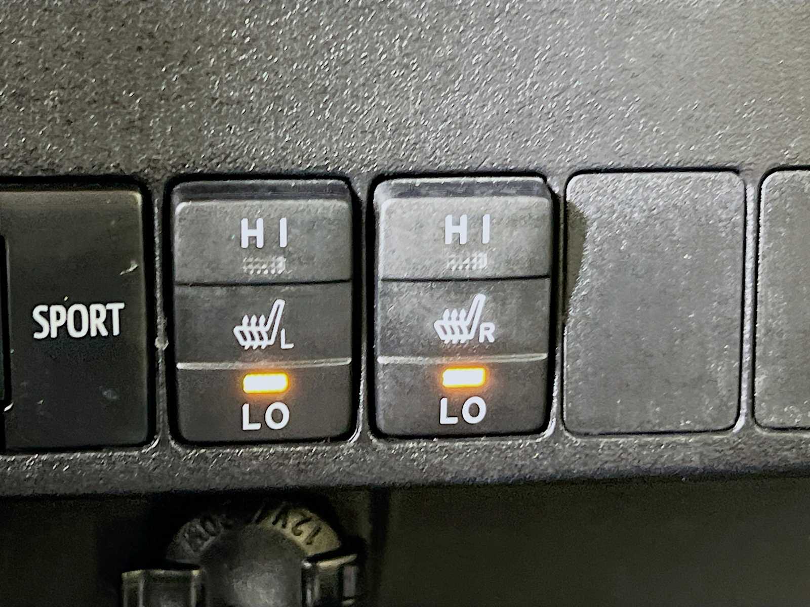 2015 Toyota RAV4 Limited - Photo 21