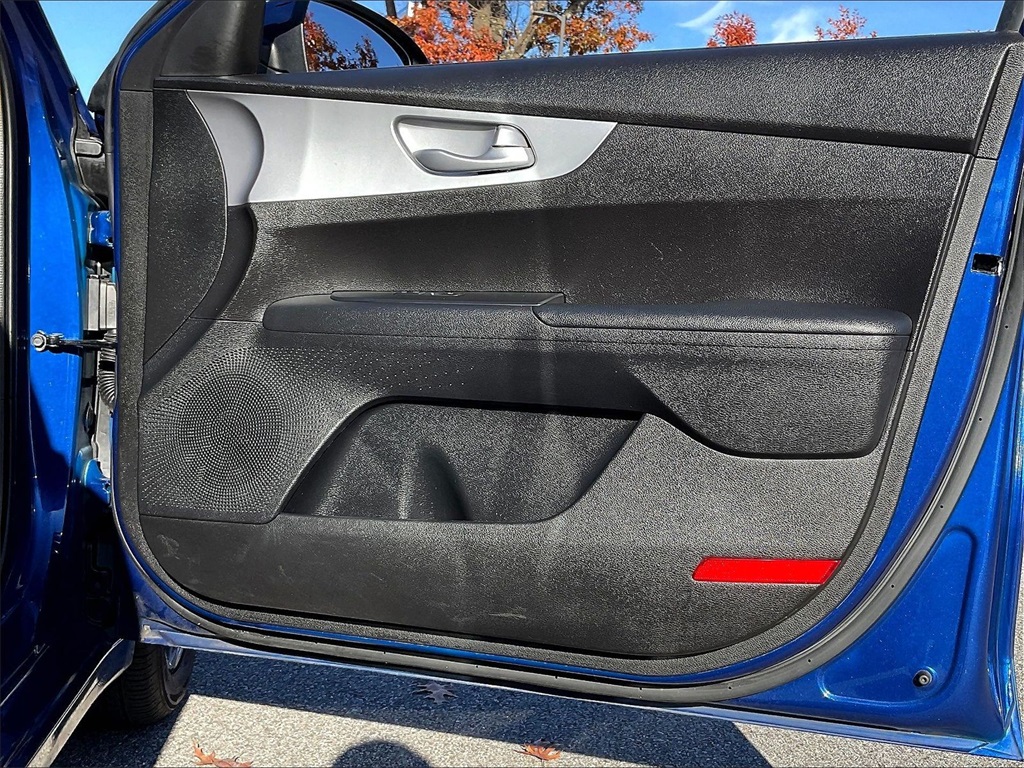 2023 Kia Forte LXS - Photo 11