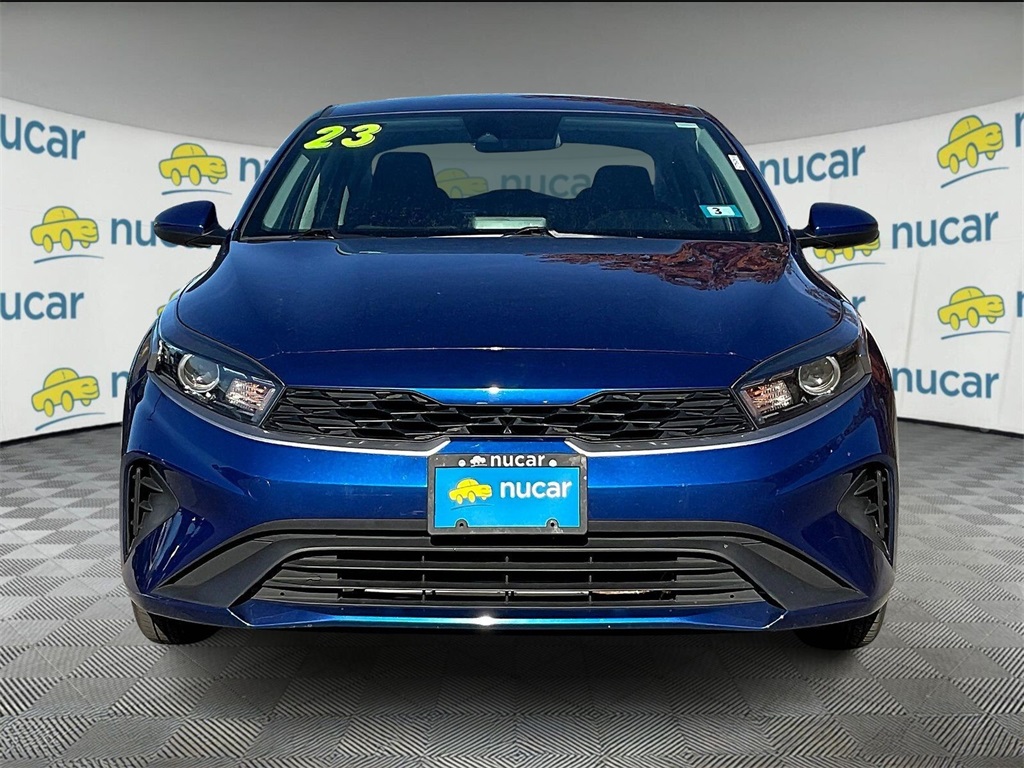 2023 Kia Forte LXS - Photo 2