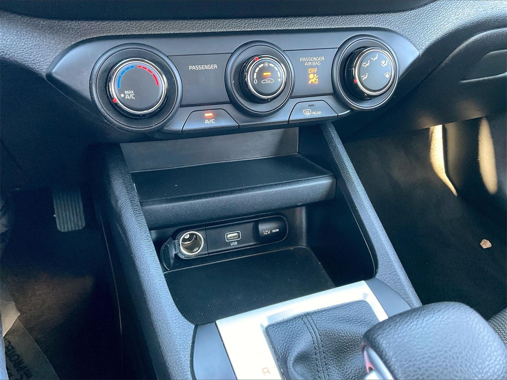 2023 Kia Forte LXS - Photo 24