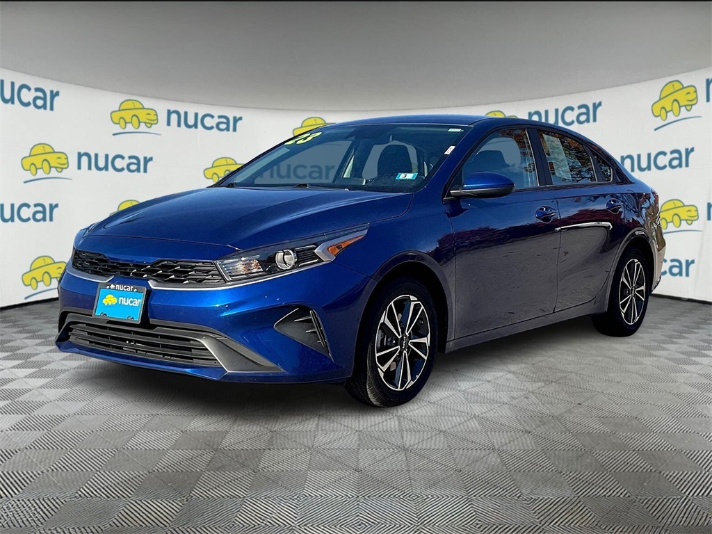 2023 Kia Forte LXS - Photo 3