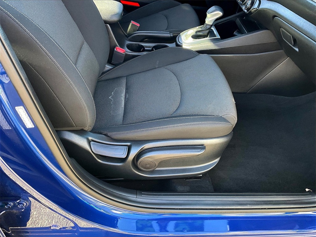 2023 Kia Forte LXS - Photo 32