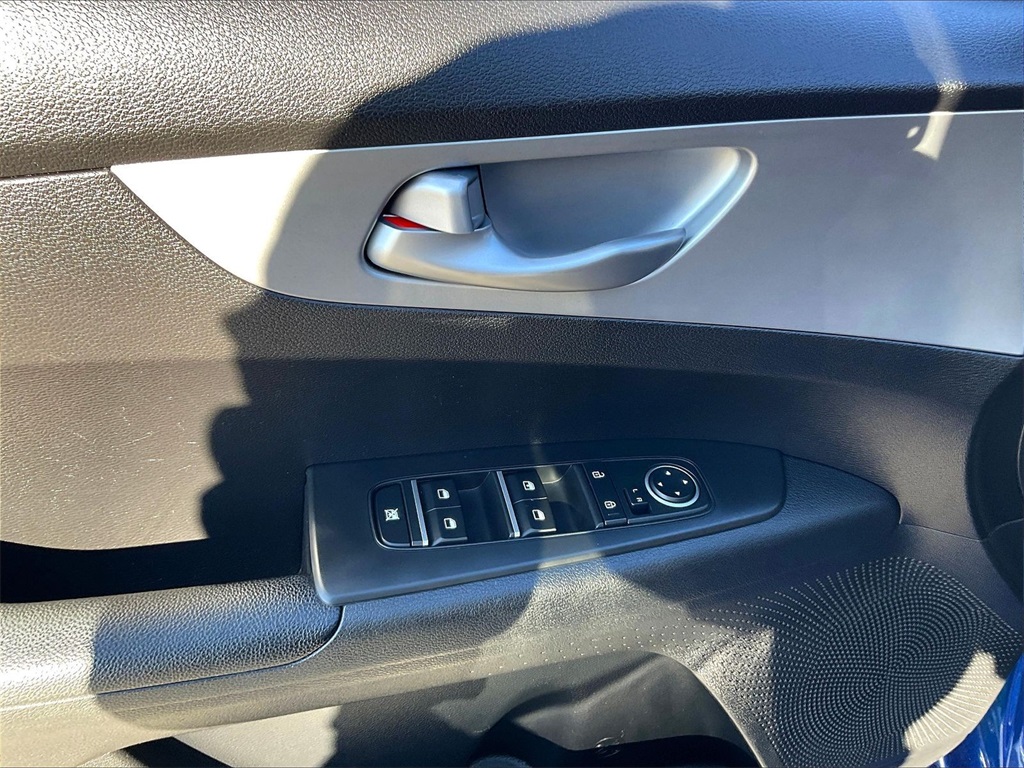 2023 Kia Forte LXS - Photo 33
