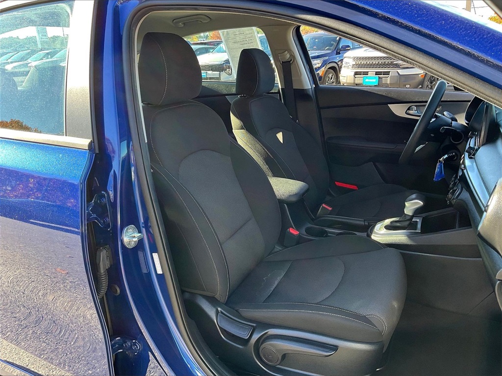 2023 Kia Forte LXS - Photo 10