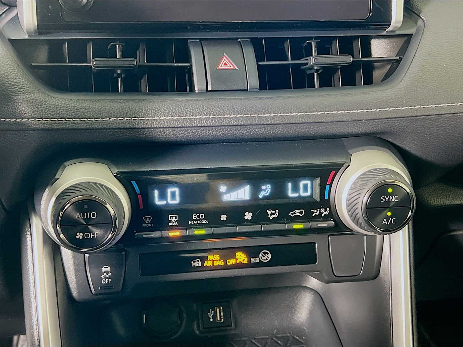 2024 Toyota RAV4 Hybrid LE - Photo 15