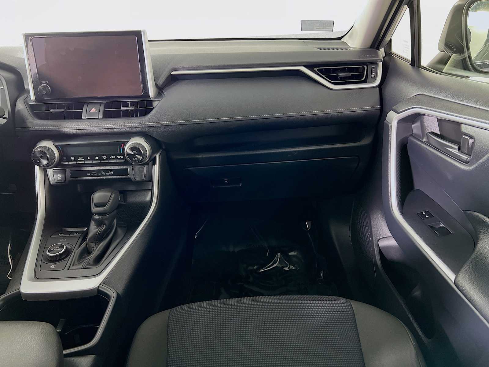 2024 Toyota RAV4 Hybrid LE - Photo 22