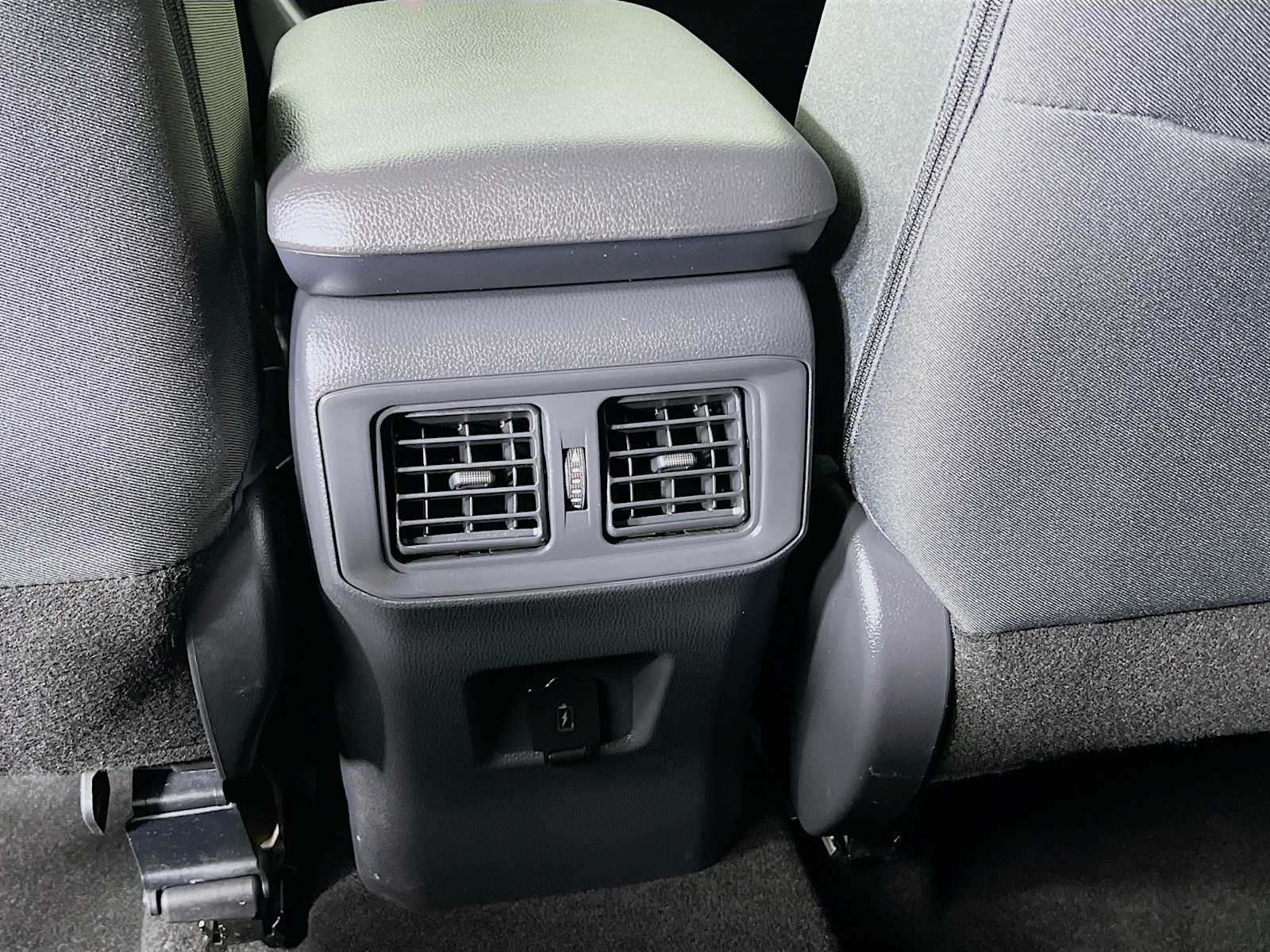2024 Toyota RAV4 Hybrid LE - Photo 24