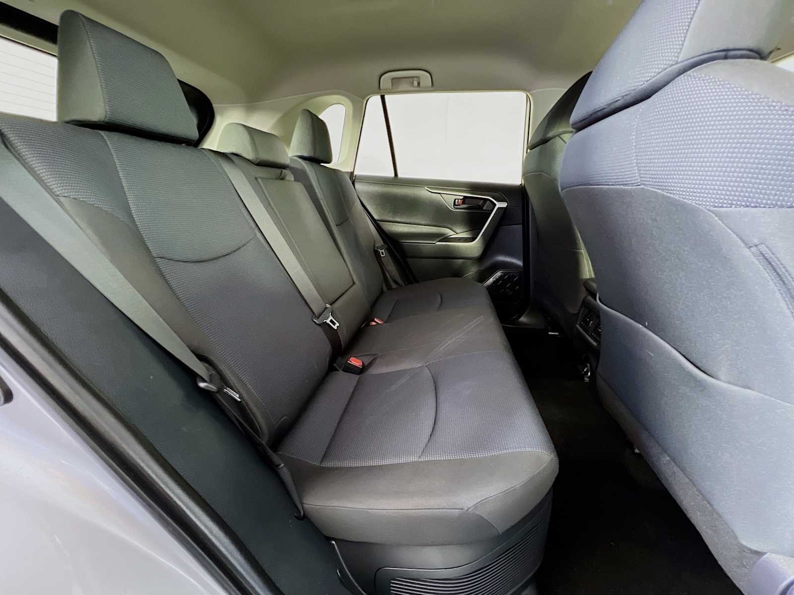 2024 Toyota RAV4 Hybrid LE - Photo 26
