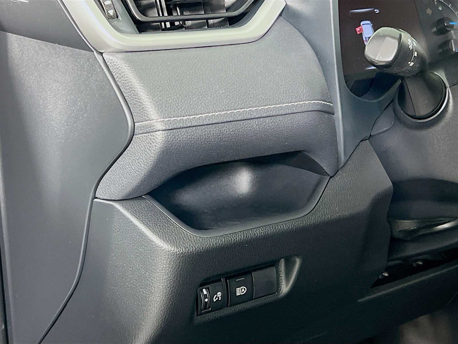 2024 Toyota RAV4 Hybrid LE - Photo 10