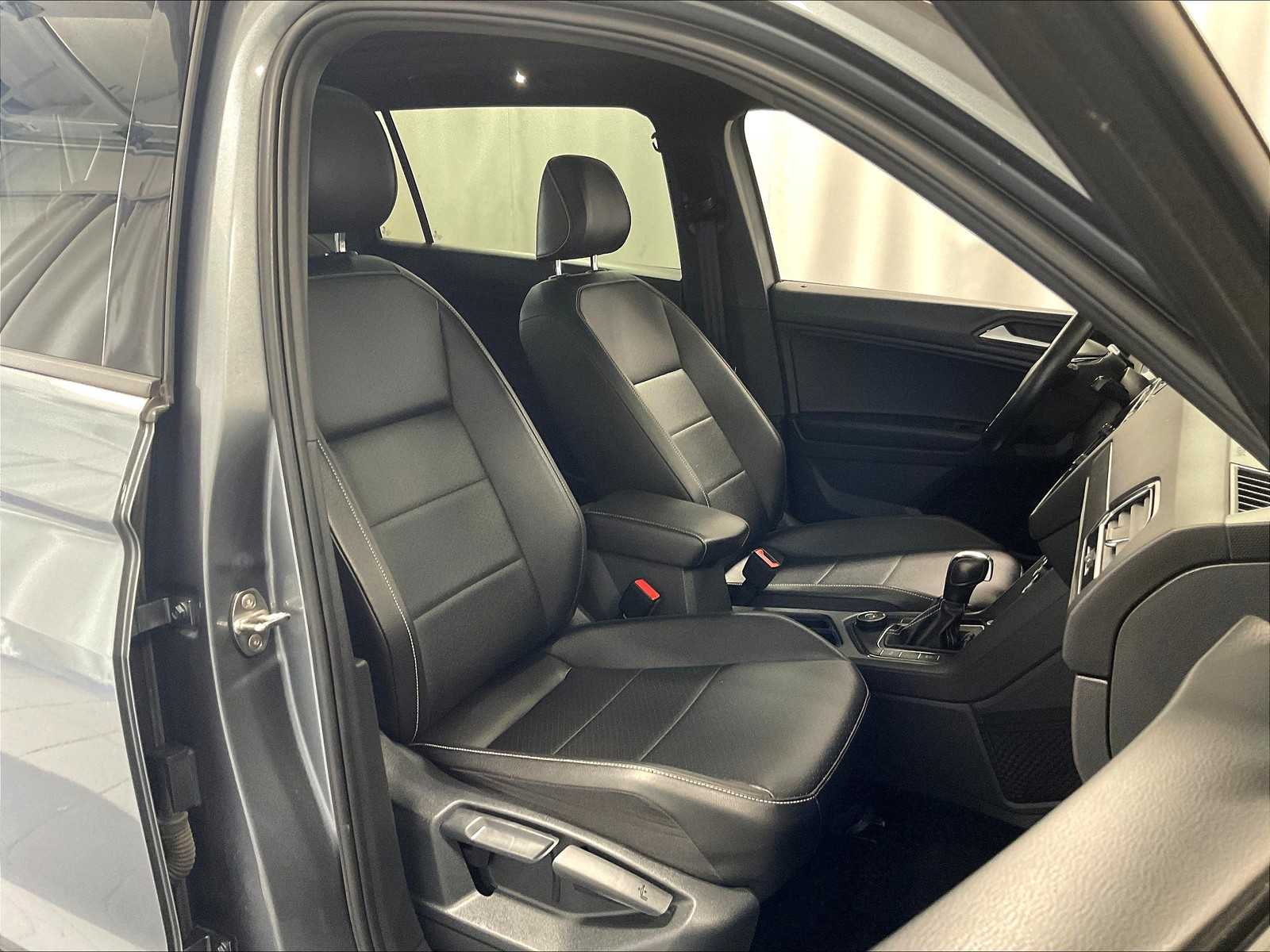 2021 Volkswagen Tiguan SE R-Line Black - Photo 11