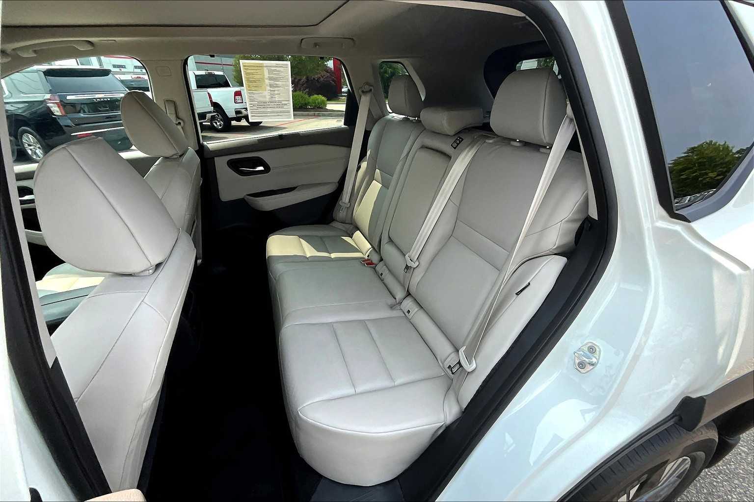 2023 Nissan Rogue SV - Photo 15