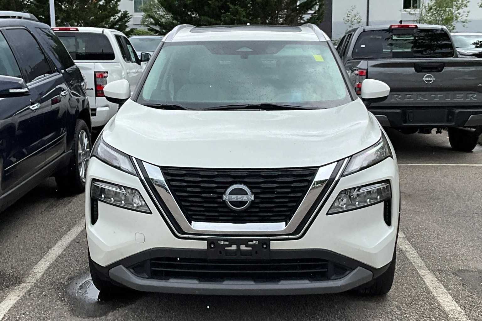 2023 Nissan Rogue SV - Photo 2