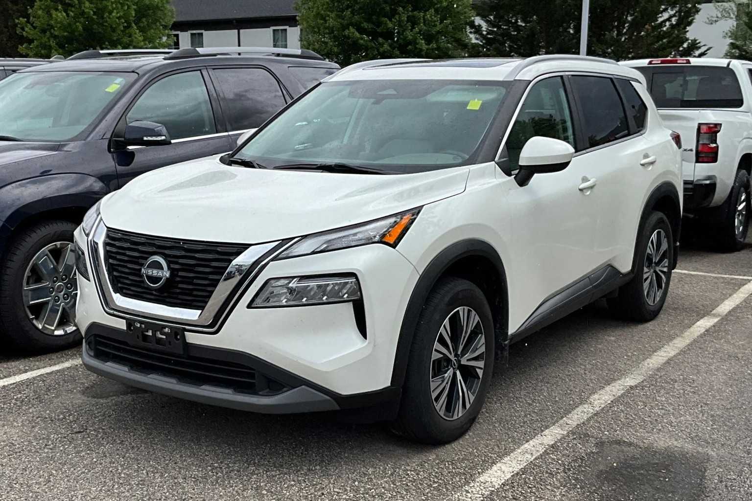 2023 Nissan Rogue SV - Photo 3