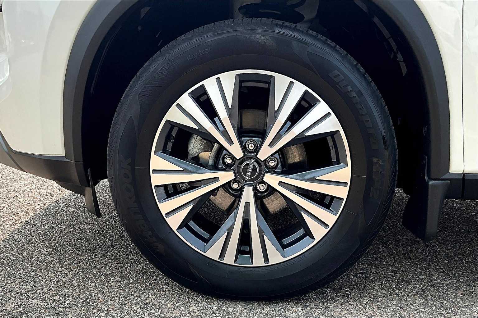 2023 Nissan Rogue SV - Photo 7