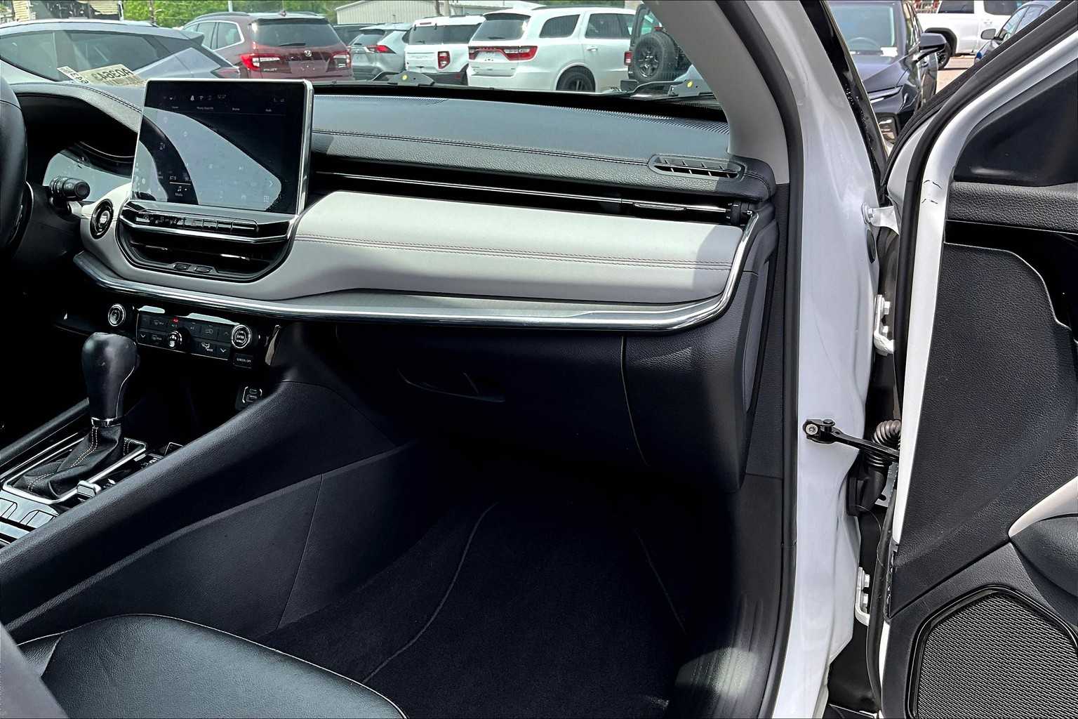 2022 Jeep Compass Limited - Photo 13