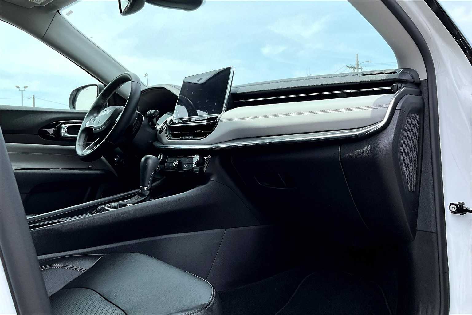 2022 Jeep Compass Limited - Photo 14