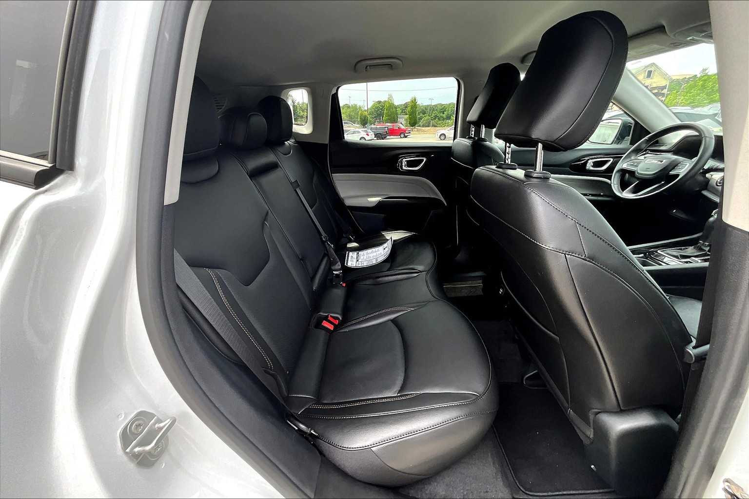 2022 Jeep Compass Limited - Photo 16