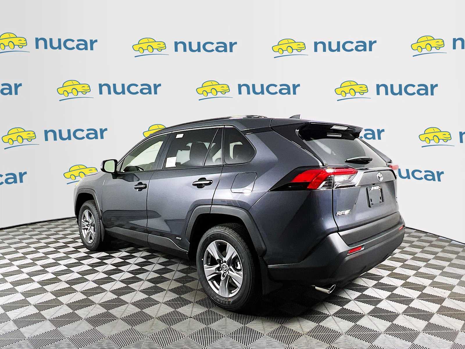2025 Toyota RAV4 Hybrid XLE - Photo 4