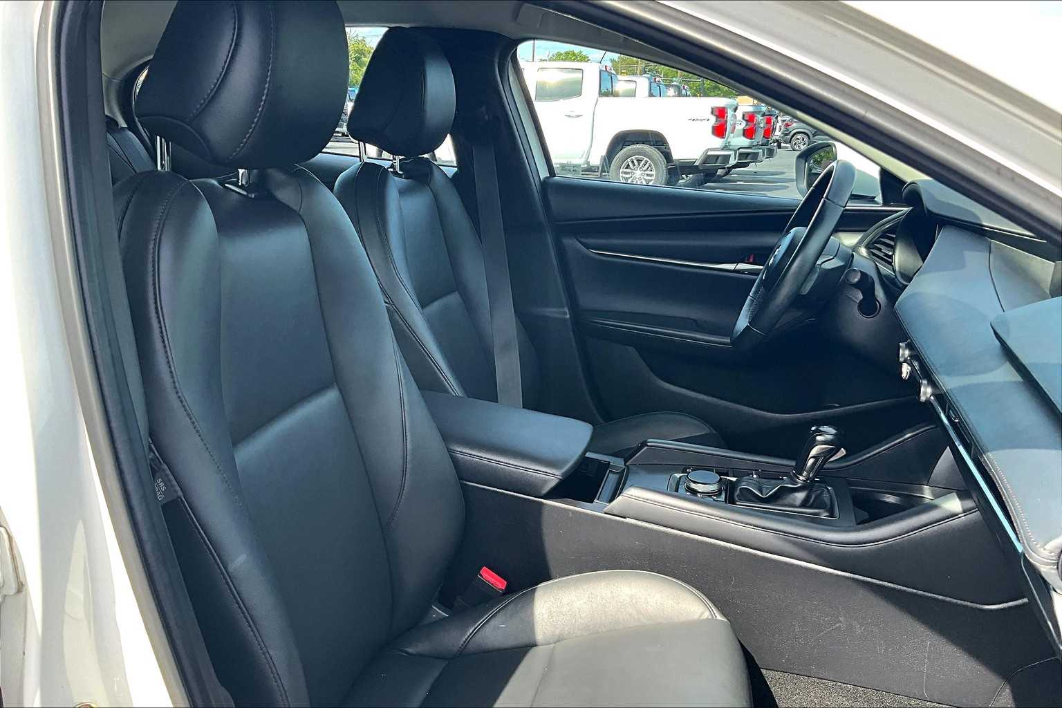 2021 Mazda MAZDA3 Select - Photo 11