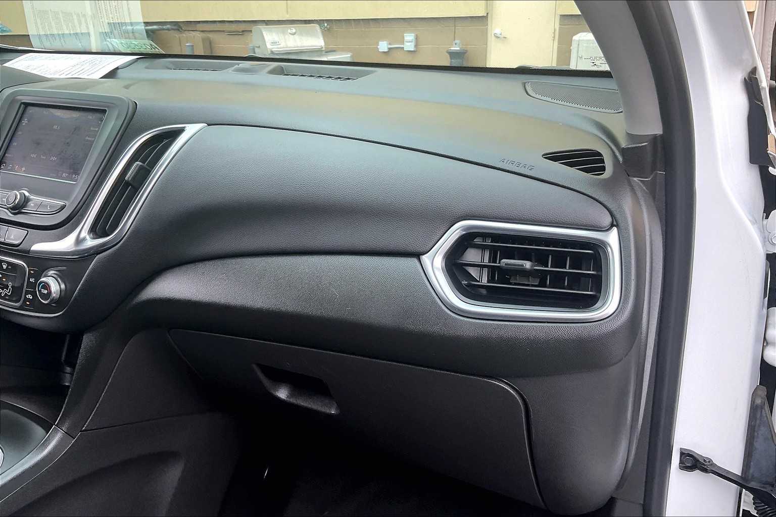 2022 Chevrolet Equinox LT - Photo 13