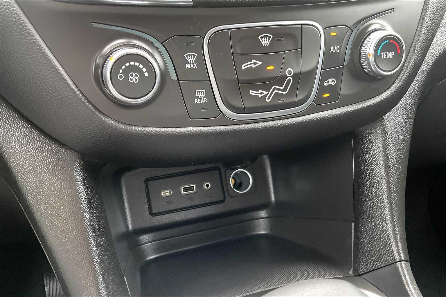 2022 Chevrolet Equinox LT - Photo 25
