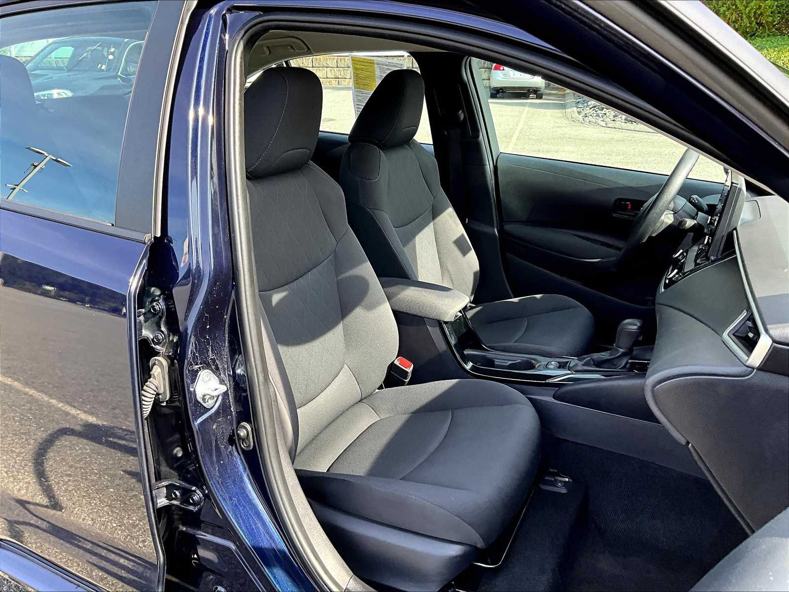 2022 Toyota Corolla LE - Photo 11
