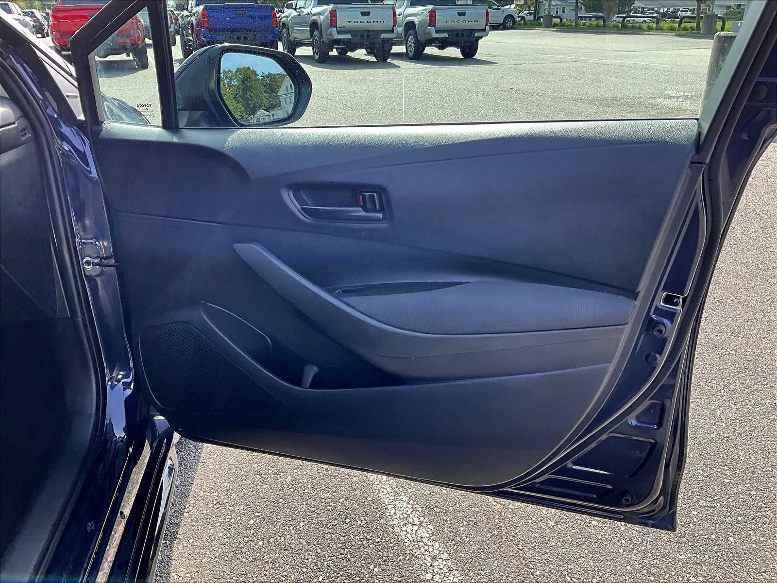 2022 Toyota Corolla LE - Photo 12