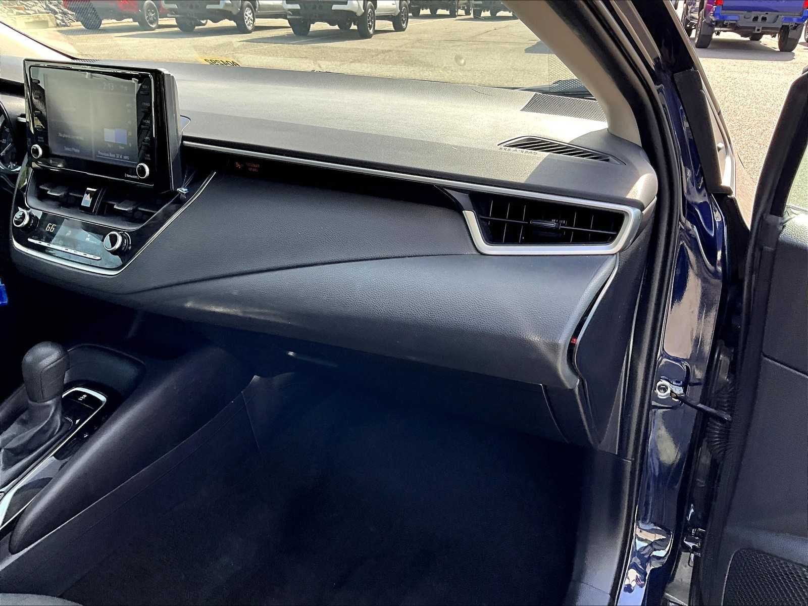 2022 Toyota Corolla LE - Photo 13