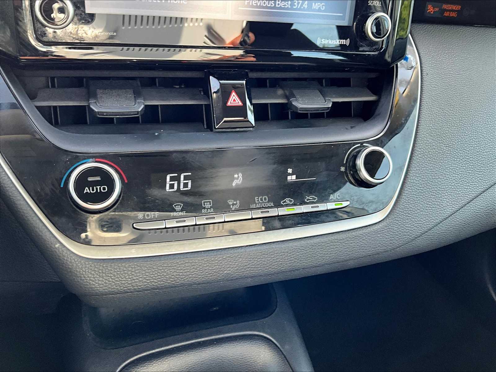 2022 Toyota Corolla LE - Photo 26