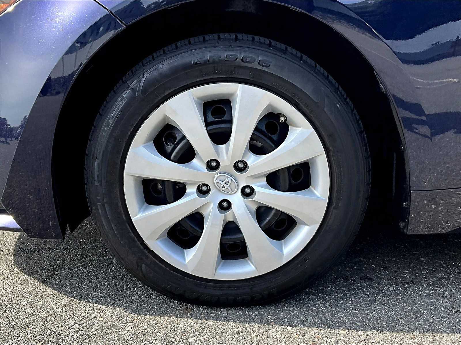 2022 Toyota Corolla LE - Photo 7