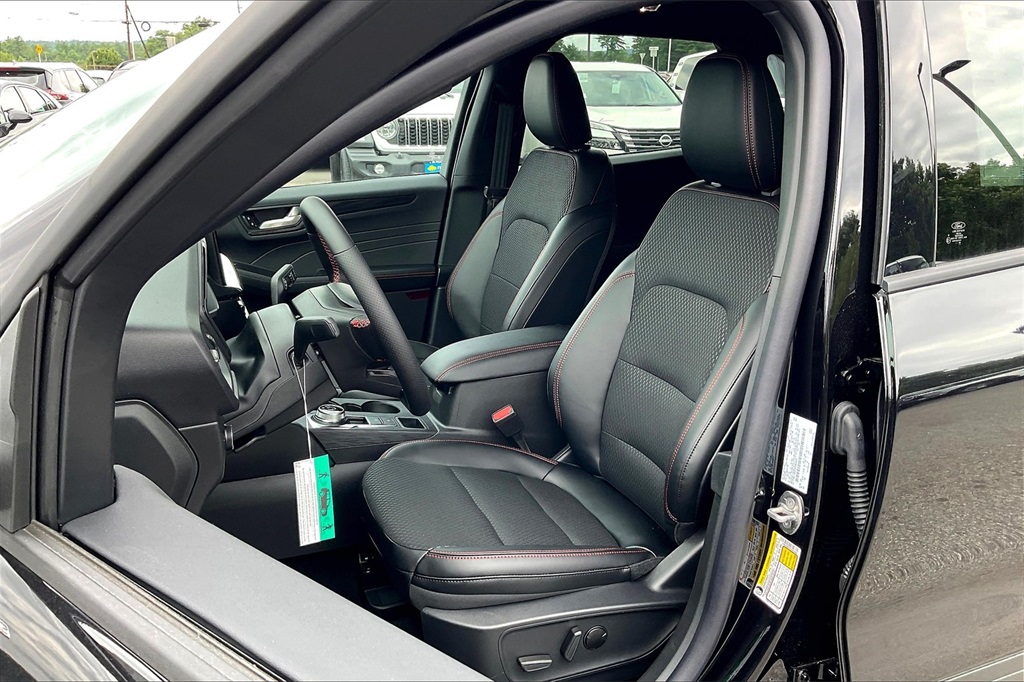 2025 Ford Escape Hybrid ST-Line Select - Photo 11