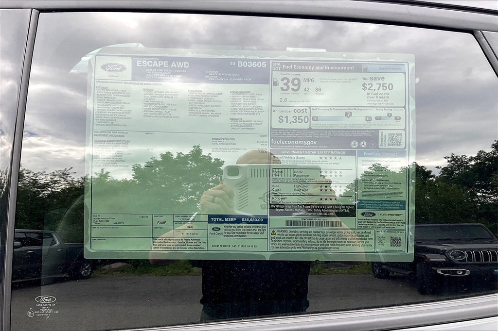 2025 Ford Escape Hybrid ST-Line Select - Photo 17