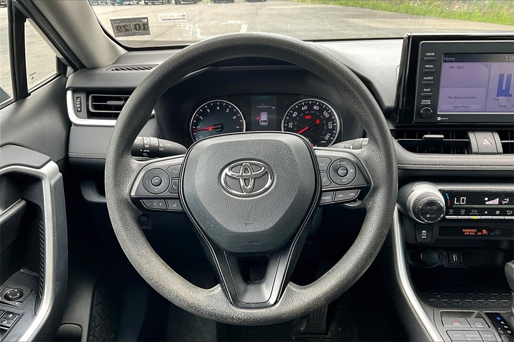 2021 Toyota RAV4 XLE - Photo 17