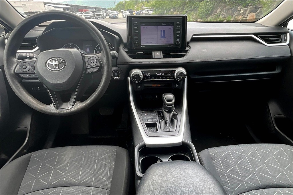 2021 Toyota RAV4 XLE - Photo 21
