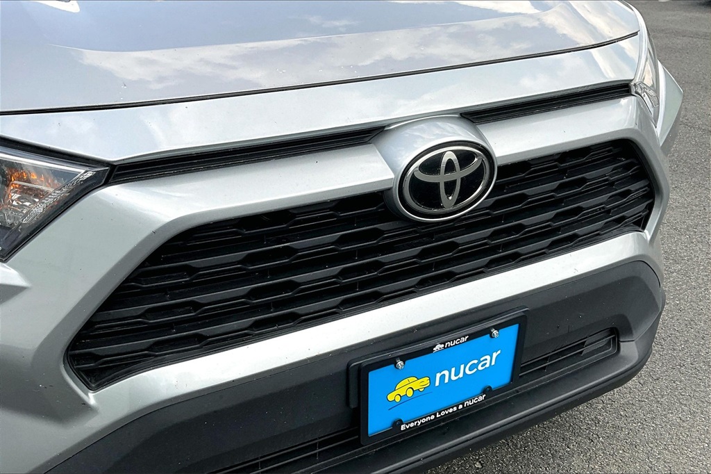 2021 Toyota RAV4 XLE - Photo 30