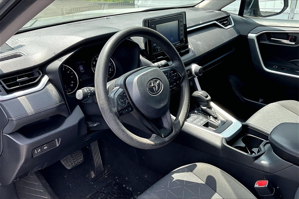 2021 Toyota RAV4 XLE - Photo 8