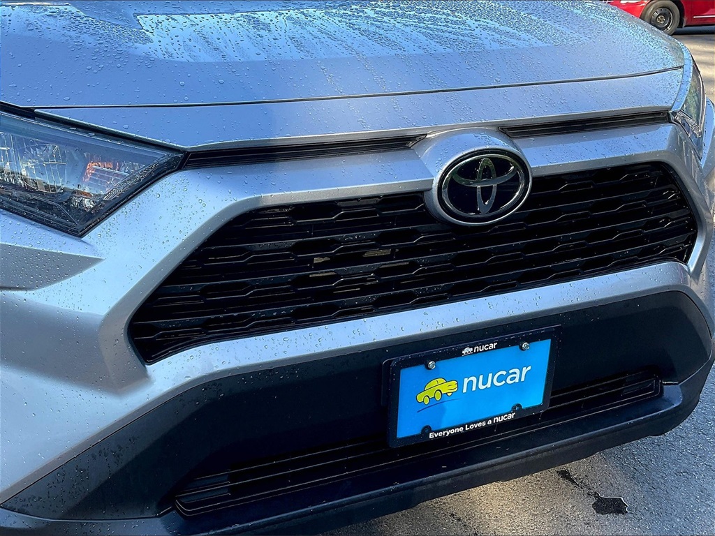 2022 Toyota RAV4 LE - Photo 28