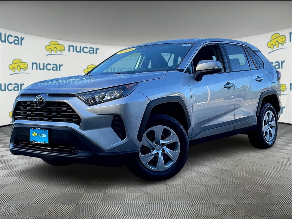2022 Toyota RAV4 LE - Photo 3