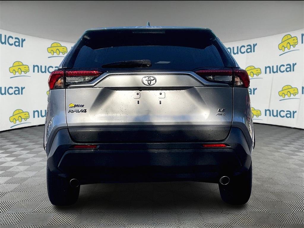 2022 Toyota RAV4 LE - Photo 5