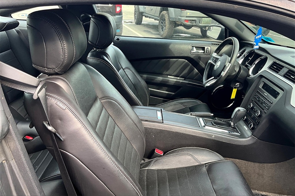 2014 Ford Mustang V6 Premium - Photo 11
