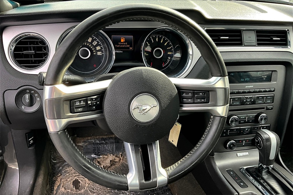 2014 Ford Mustang V6 Premium - Photo 17