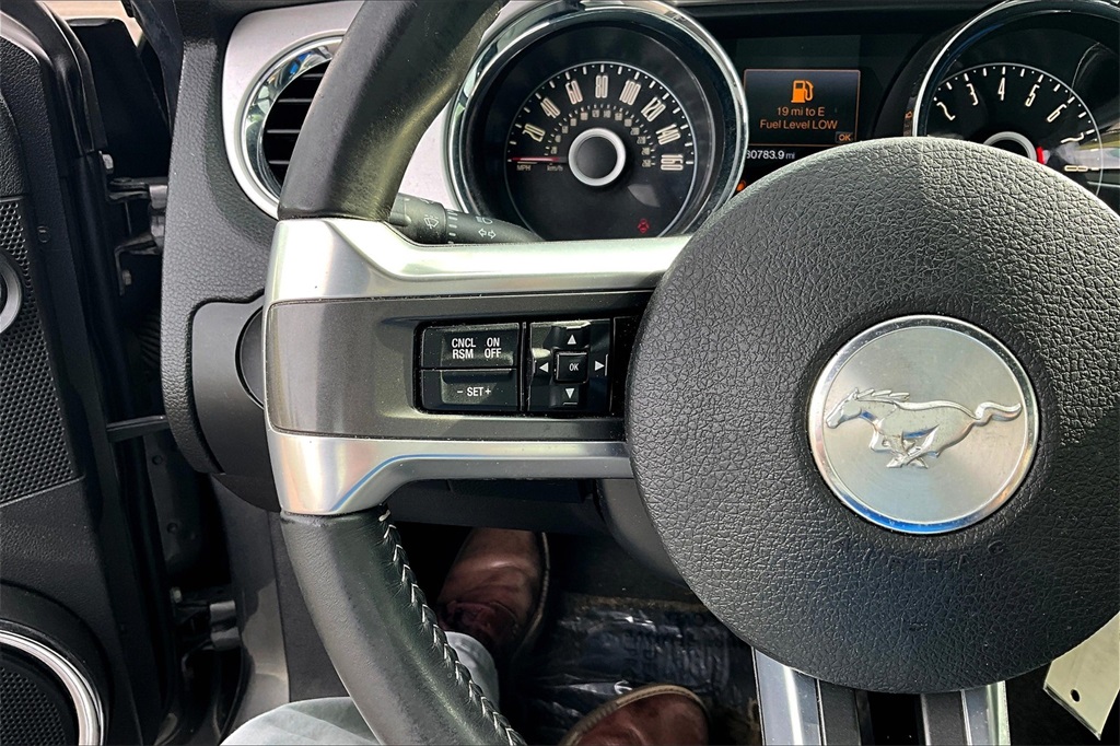 2014 Ford Mustang V6 Premium - Photo 21
