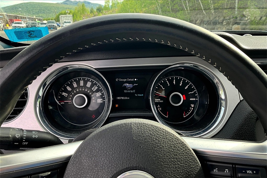 2014 Ford Mustang V6 Premium - Photo 23