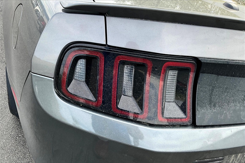 2014 Ford Mustang V6 Premium - Photo 28