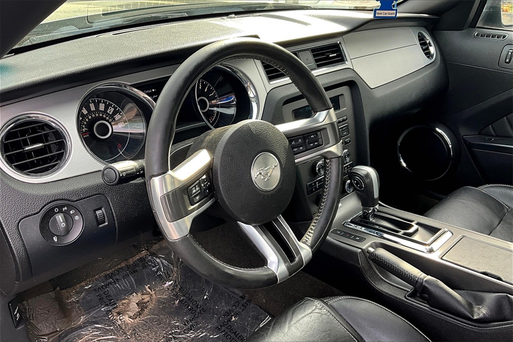 2014 Ford Mustang V6 Premium - Photo 8